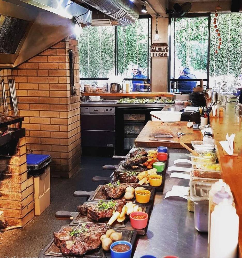 El Humero grill counter with steaks