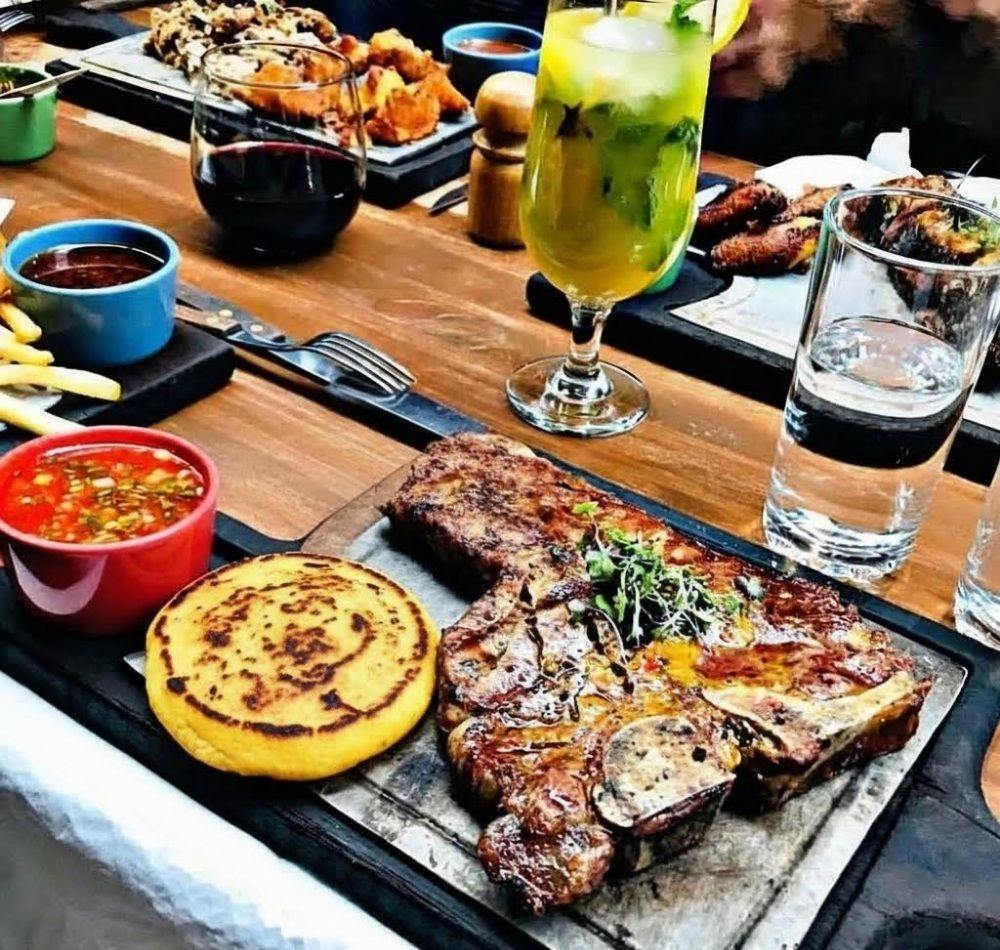 El Humero steak with arepa