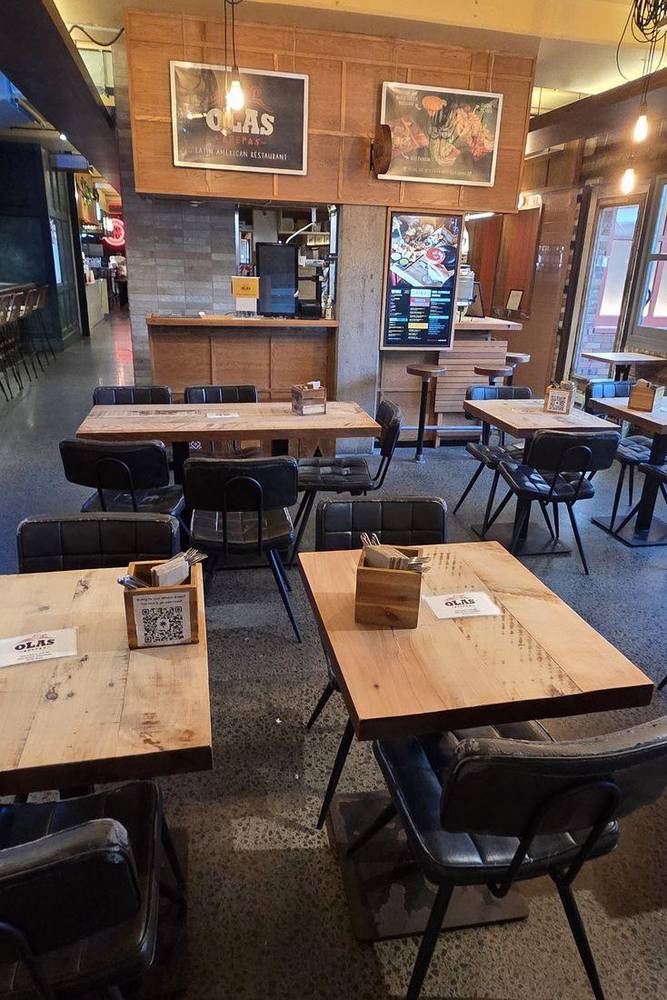 Olas Arepas interior